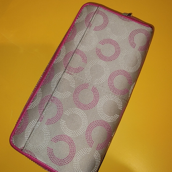 EUC Coach wallet large new - Picture 3 of 4